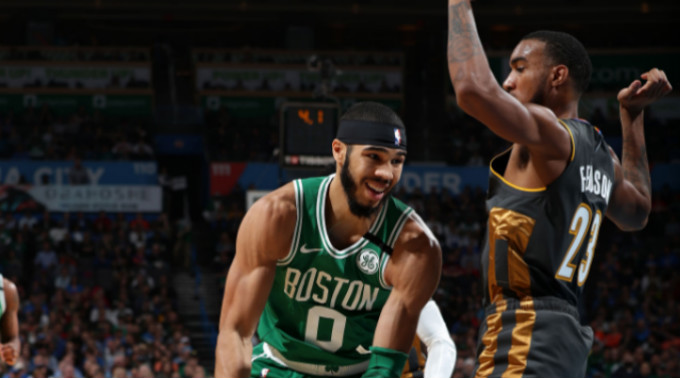 受瞩目的英 受瞩目的英