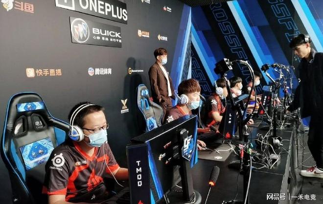 立体的足球 立体的足球