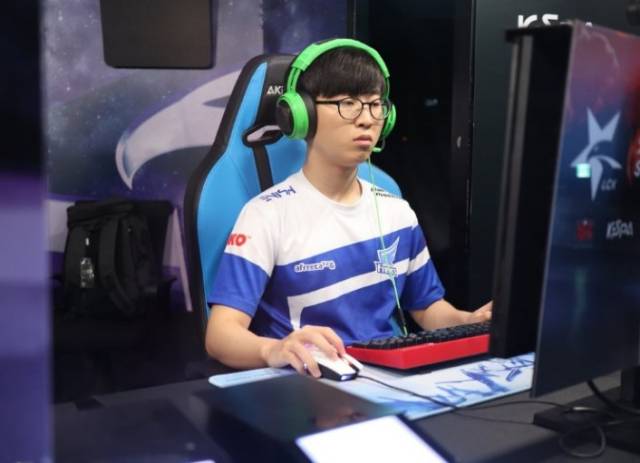 反复出现 反复出现